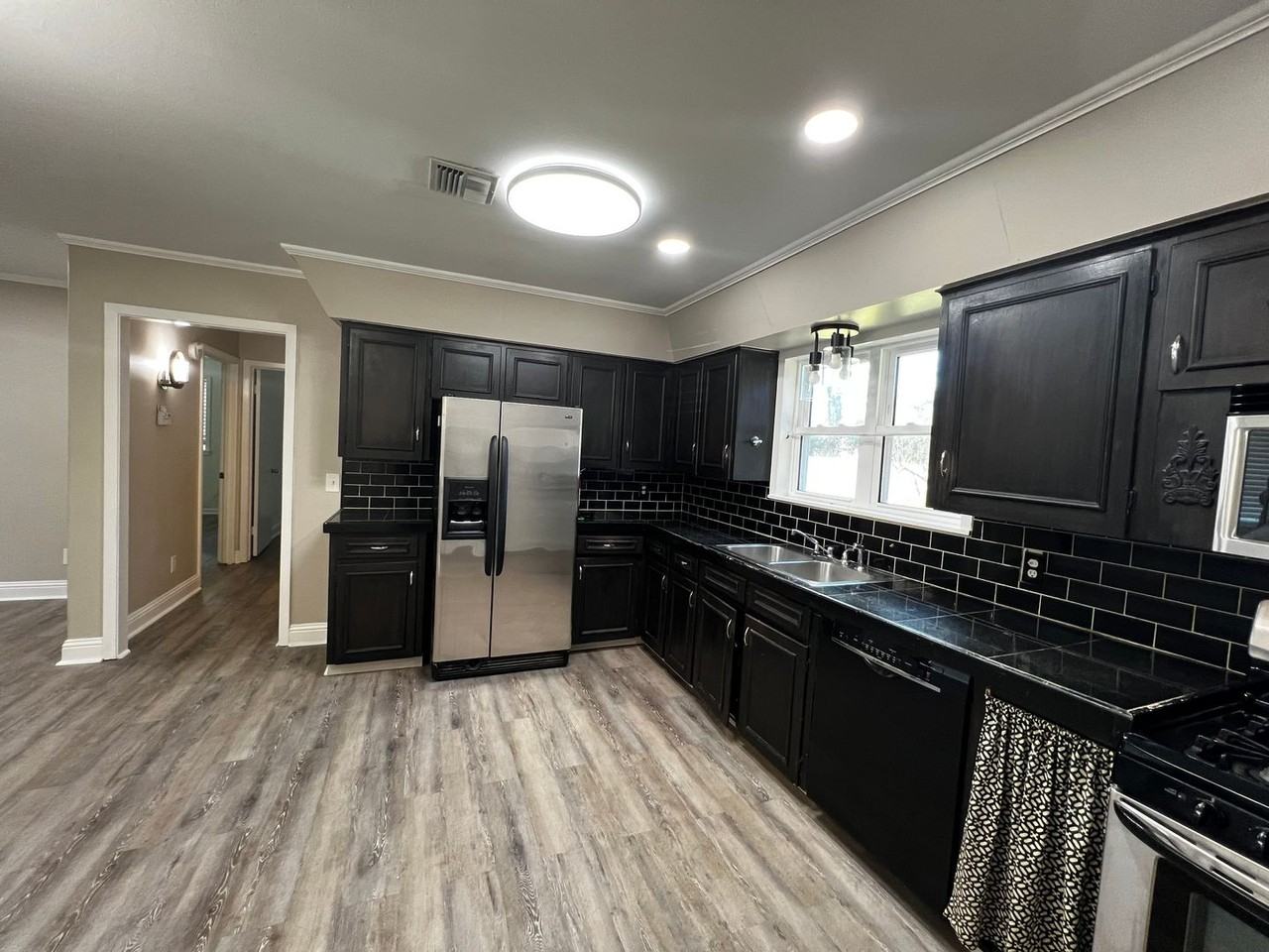 200 Belle Dame Dr - Photo 6 of 15