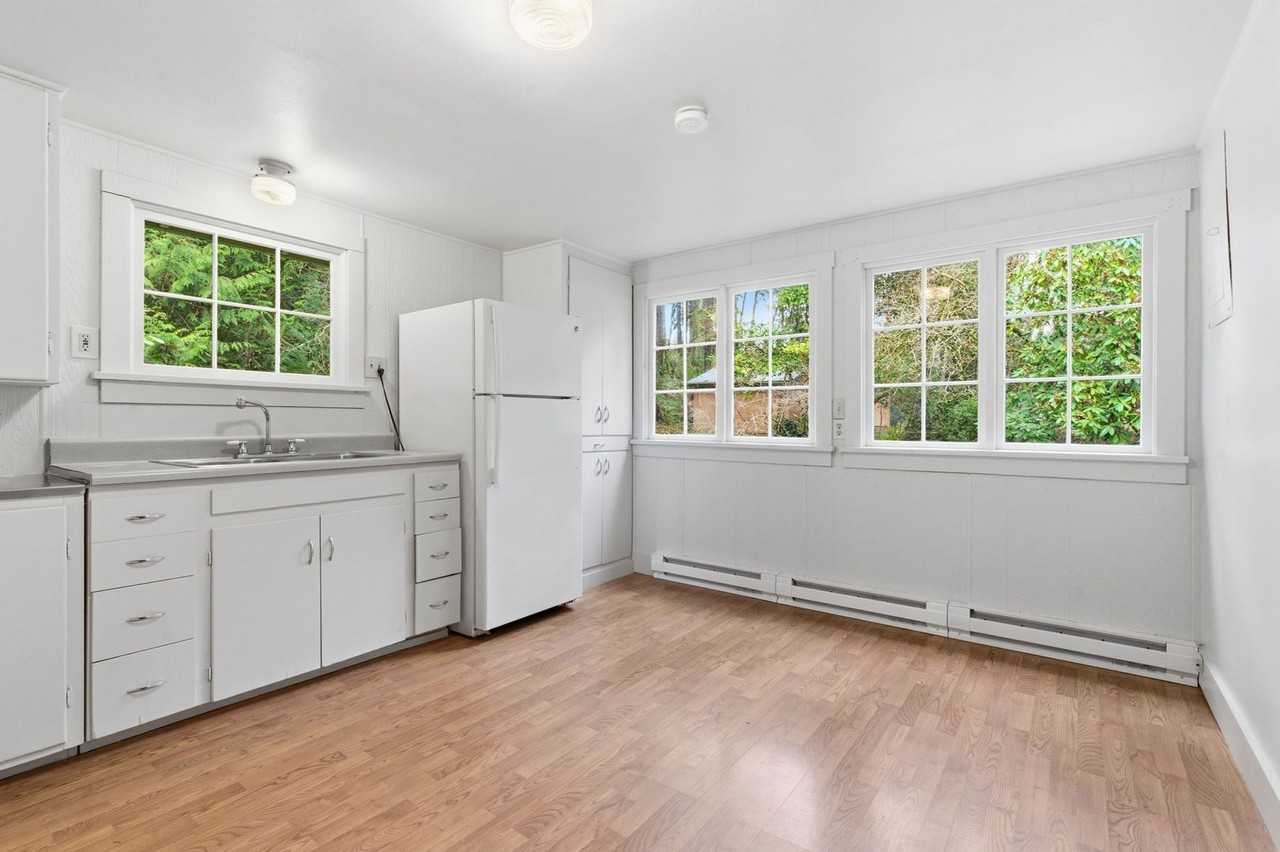 16141 Thorpe Rd Ne - Photo 6 of 23