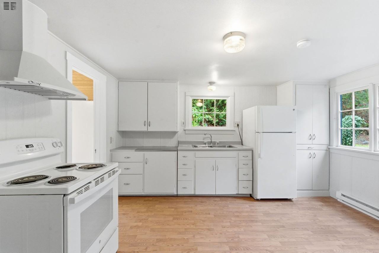 16141 Thorpe Rd Ne - Photo 7 of 23