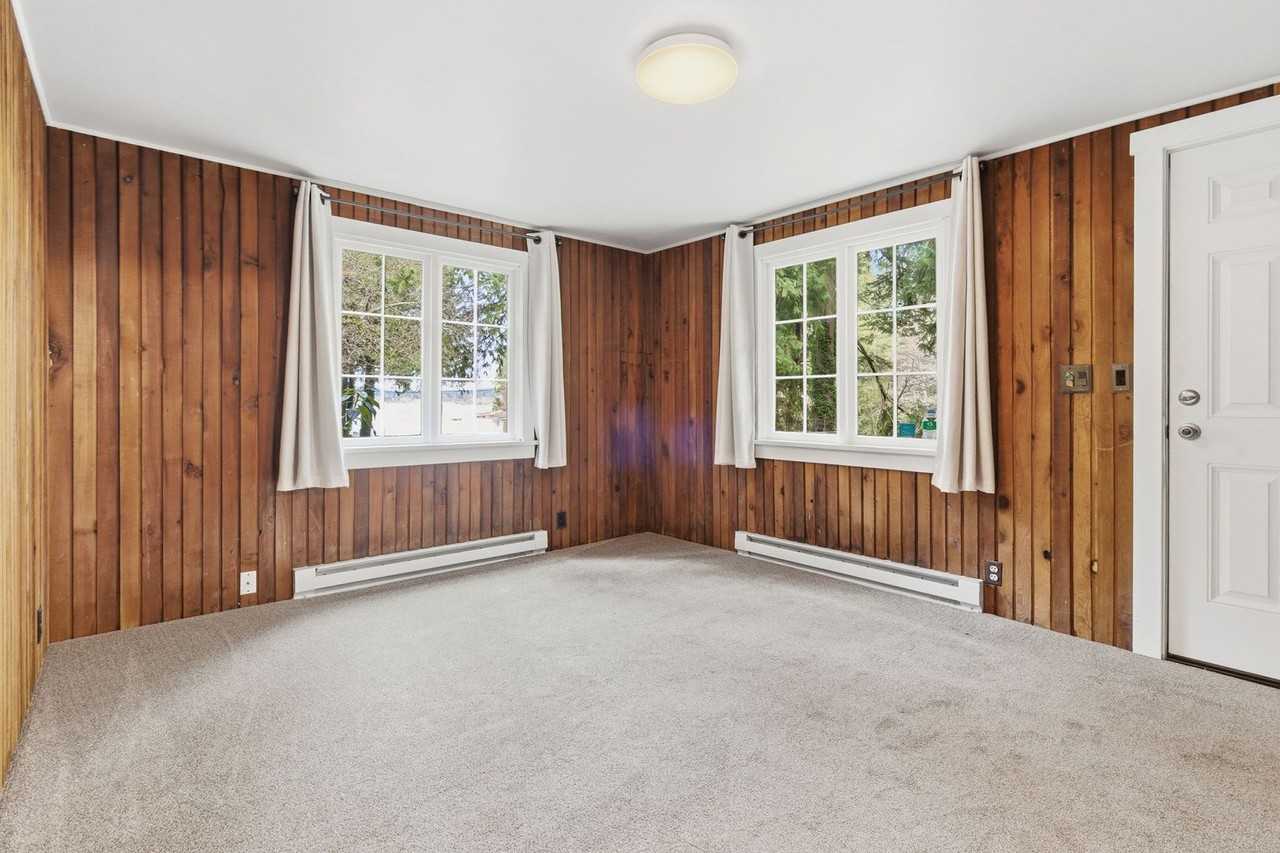 16141 Thorpe Rd Ne - Photo 2 of 23