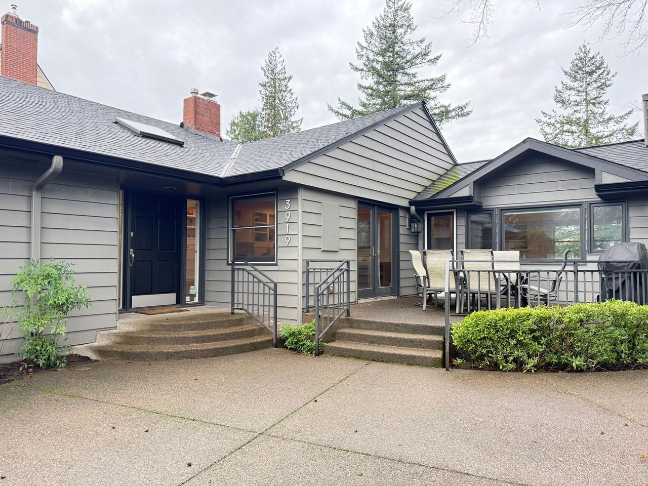 3919 Sw Mount Adams Dr - Photo 2 of 18