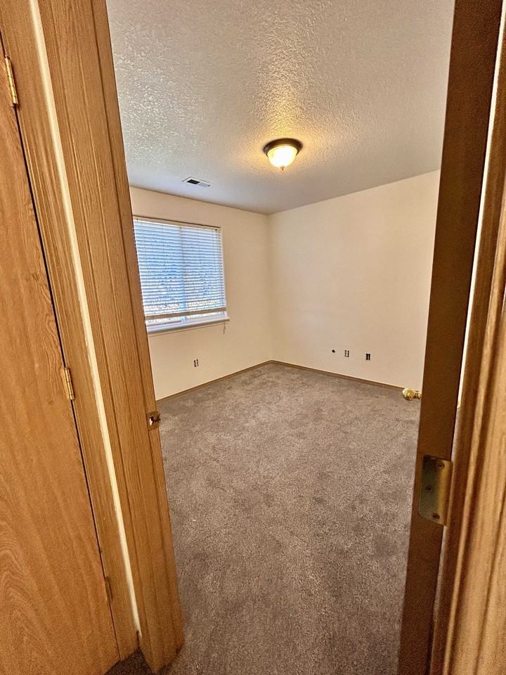 15814 Ne 90th St - Photo 5 of 16