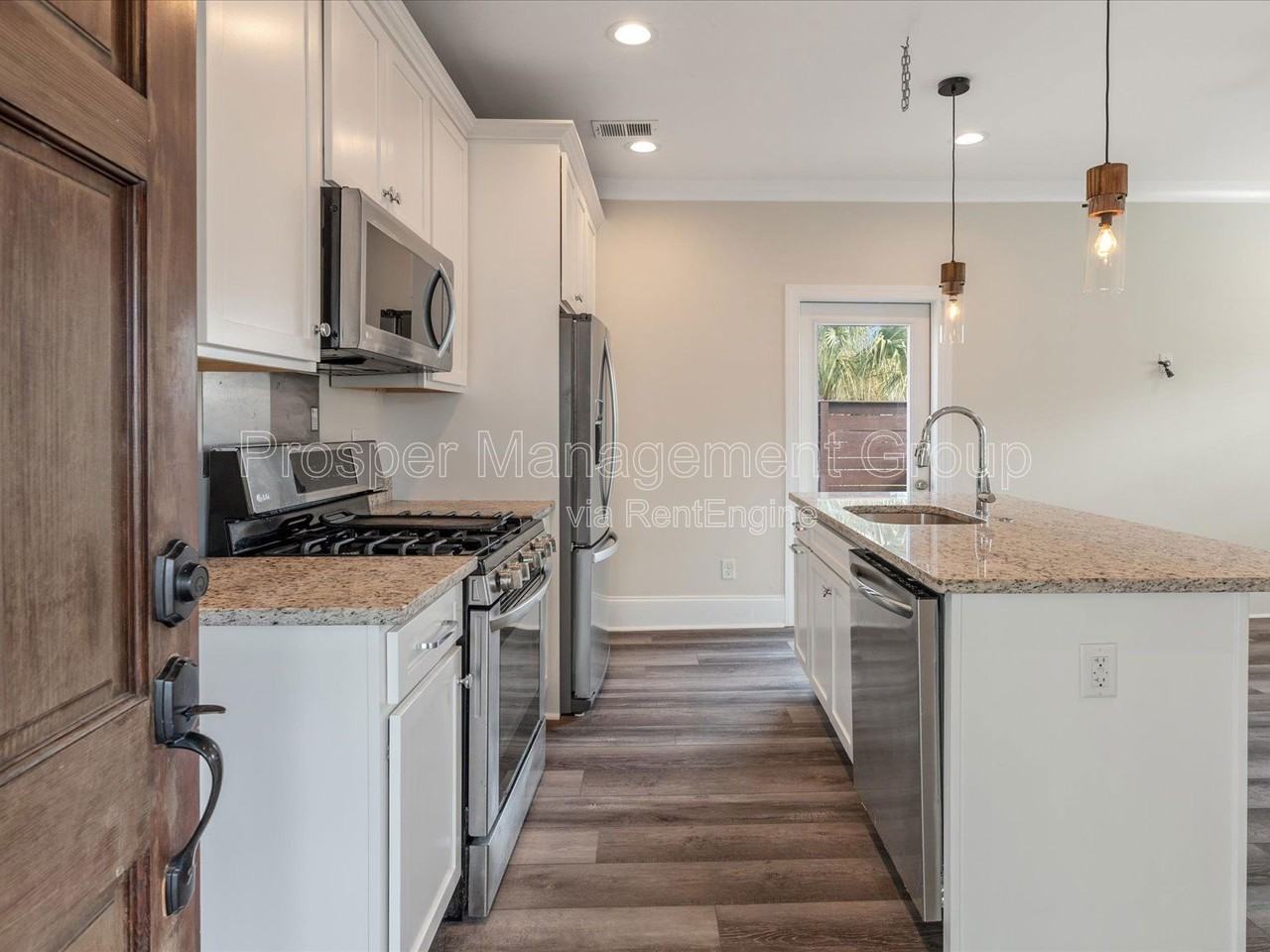 400 Sumter St - Photo 4 of 30