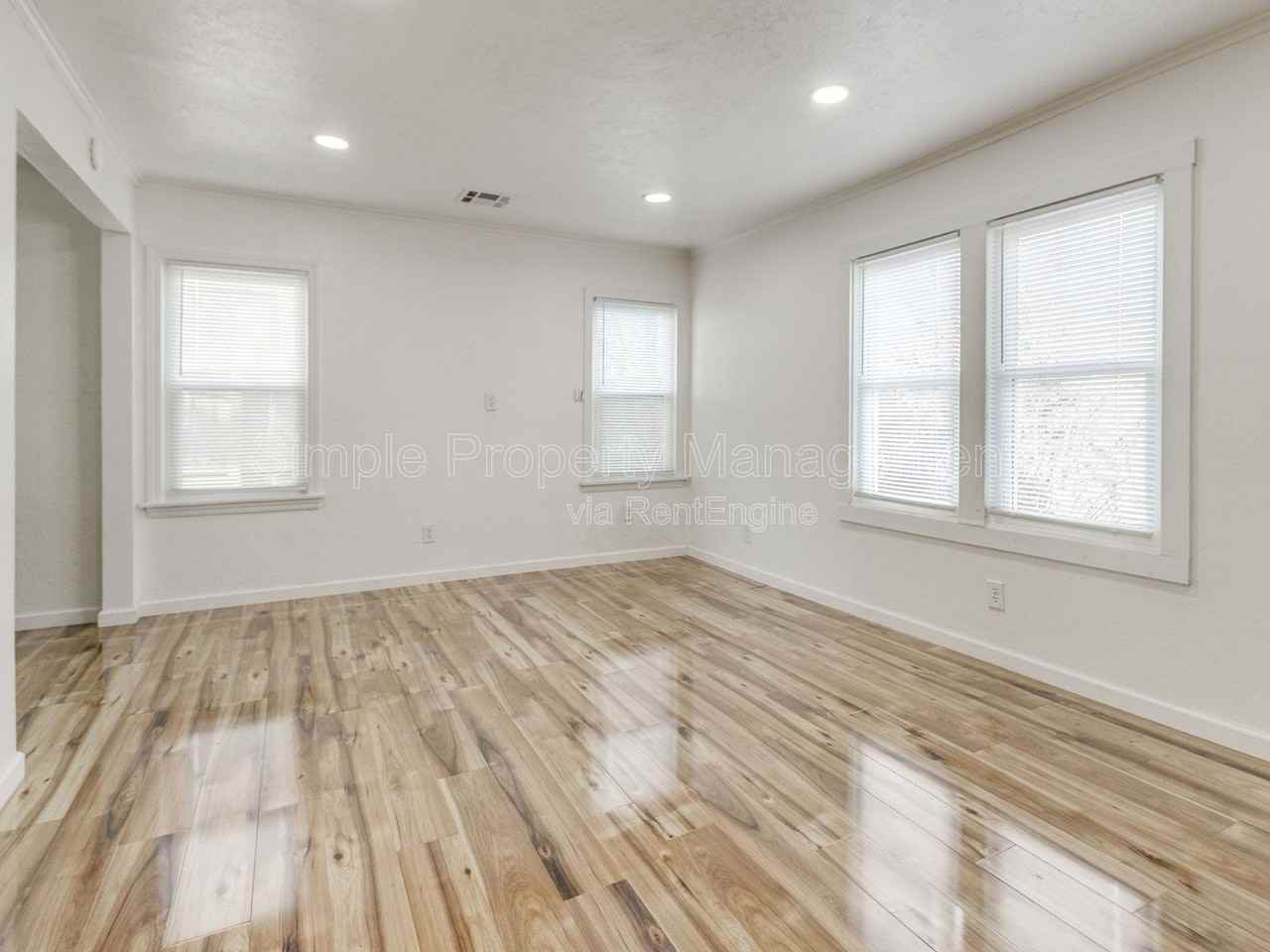 2238 Nw 42nd St - Photo 5 of 22