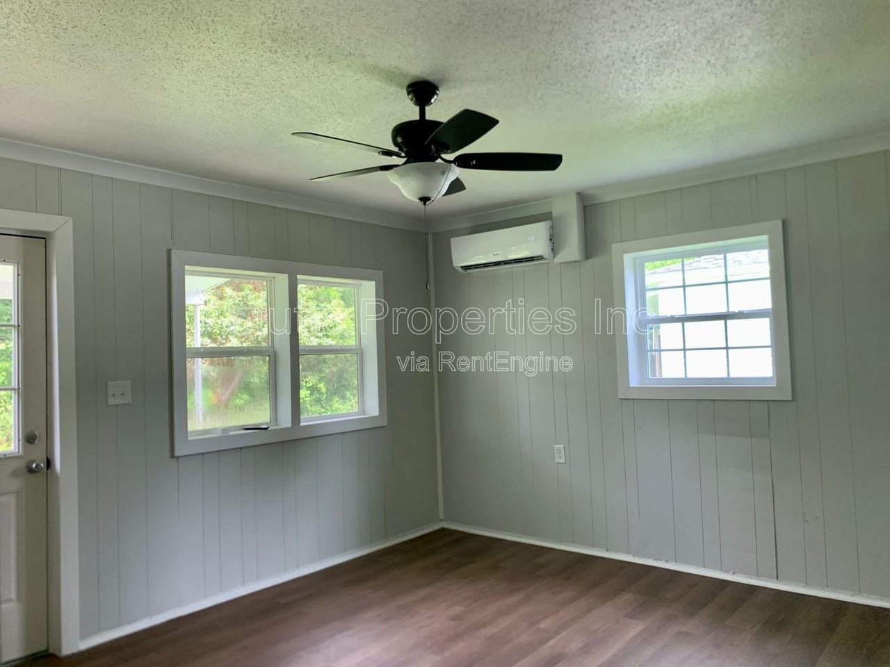 516 S Connor St - Photo 2 of 4