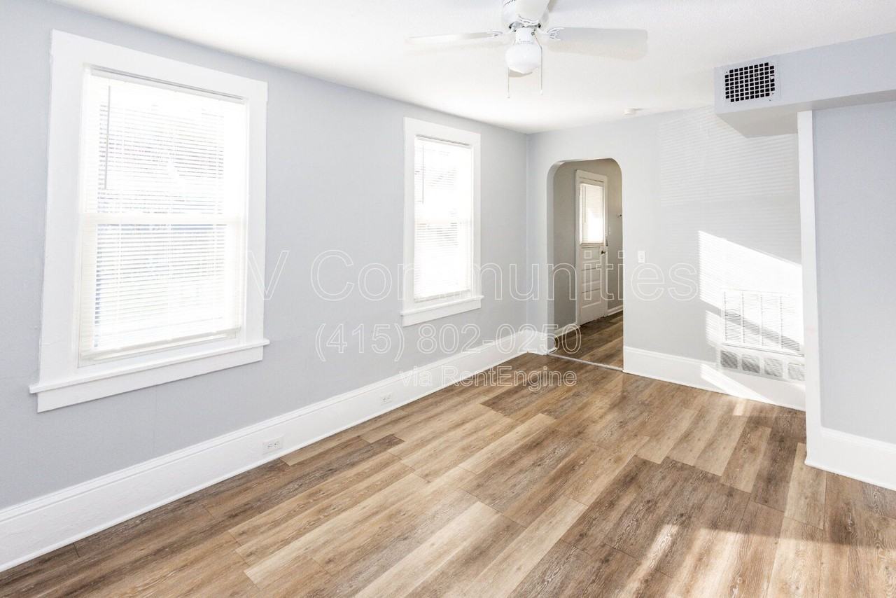 3132 W 33rd St - Photo 4 of 12