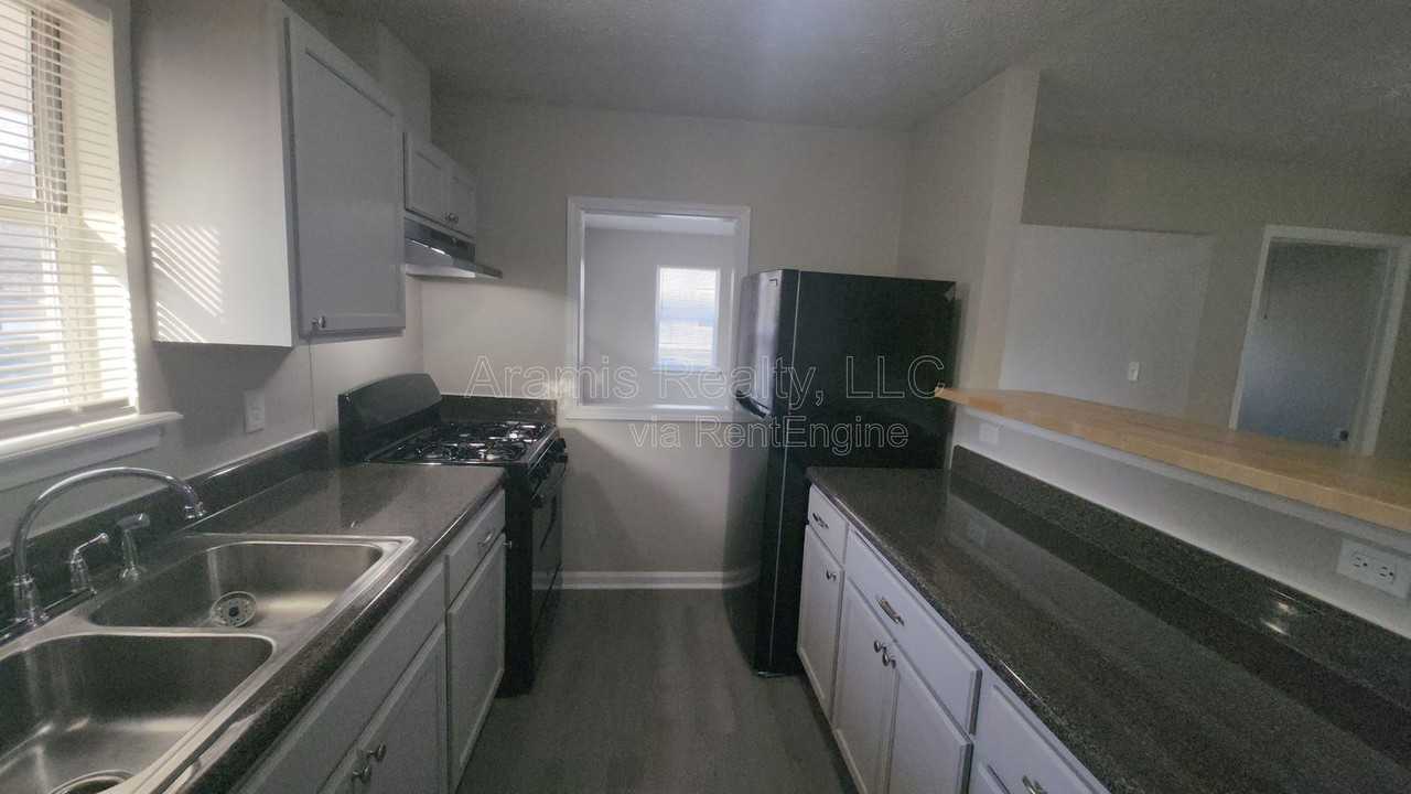 3046 Embry Way Se - Photo 6 of 25