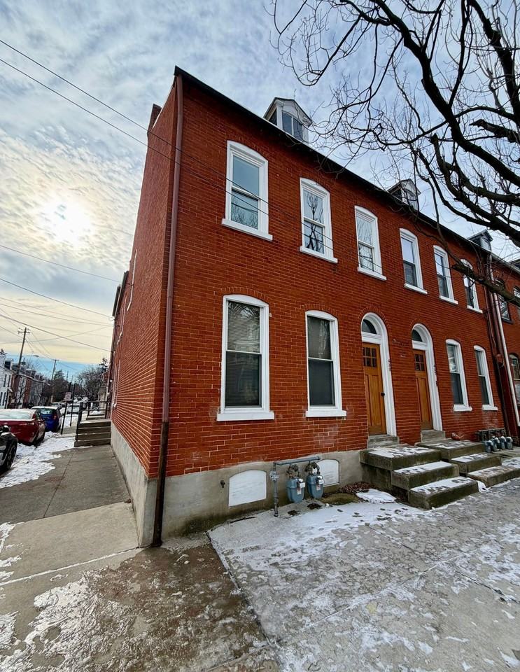 430 W Lemon St #2 - Photo 2 of 12