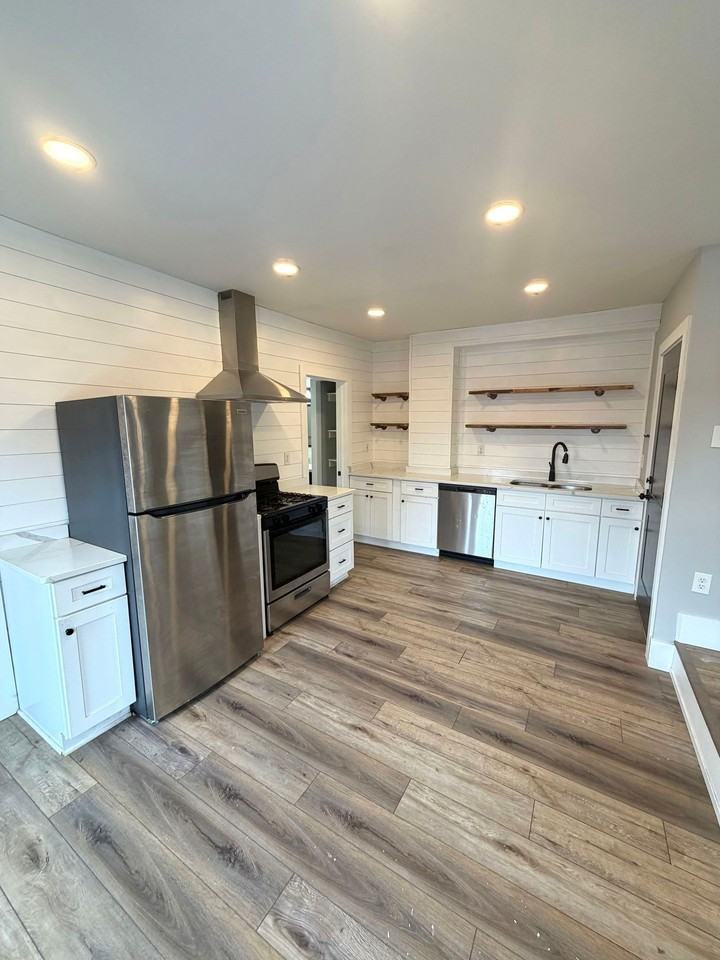 430 W Lemon St #2 - Photo 3 of 12