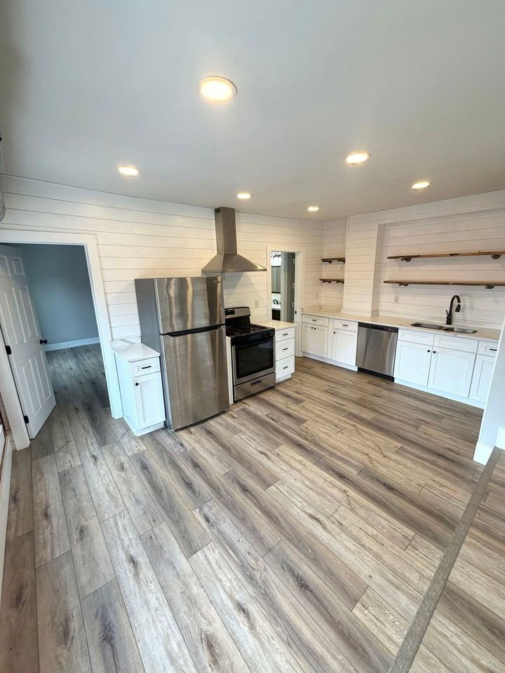 430 W Lemon St #2 - Photo 4 of 12