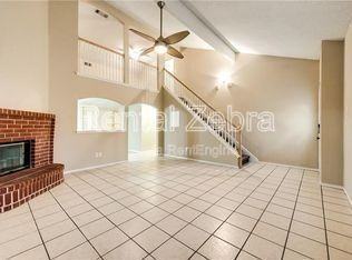 1820 Whispering Cove Trl - Photo 4 of 13