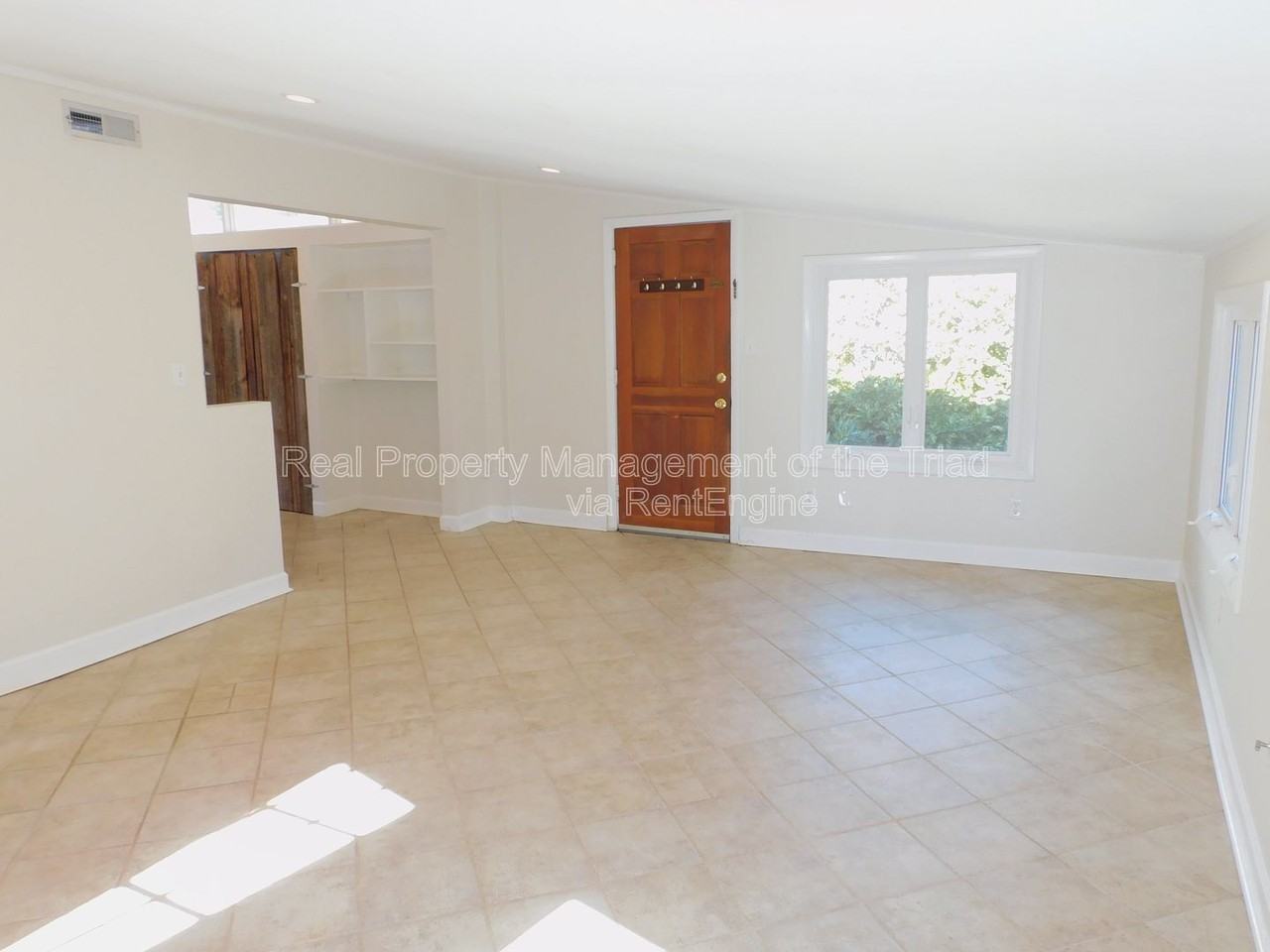 3110 Canterbury St - Photo 5 of 26