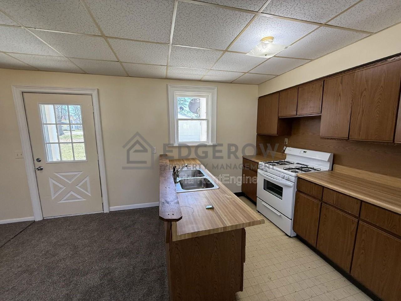 131 N Lincoln St #B - Photo 4 of 10