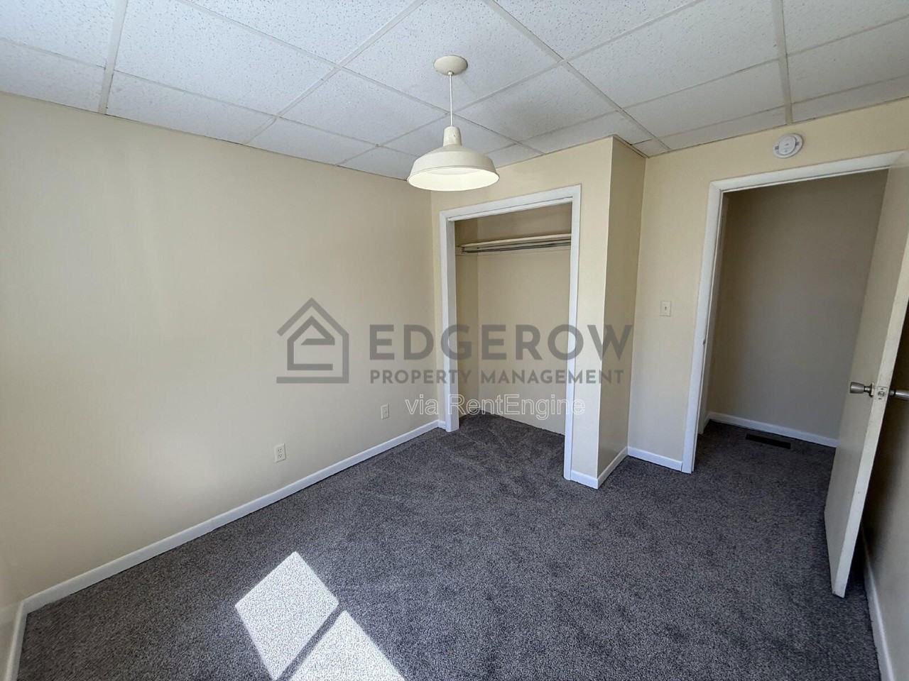 131 N Lincoln St #B - Photo 6 of 10