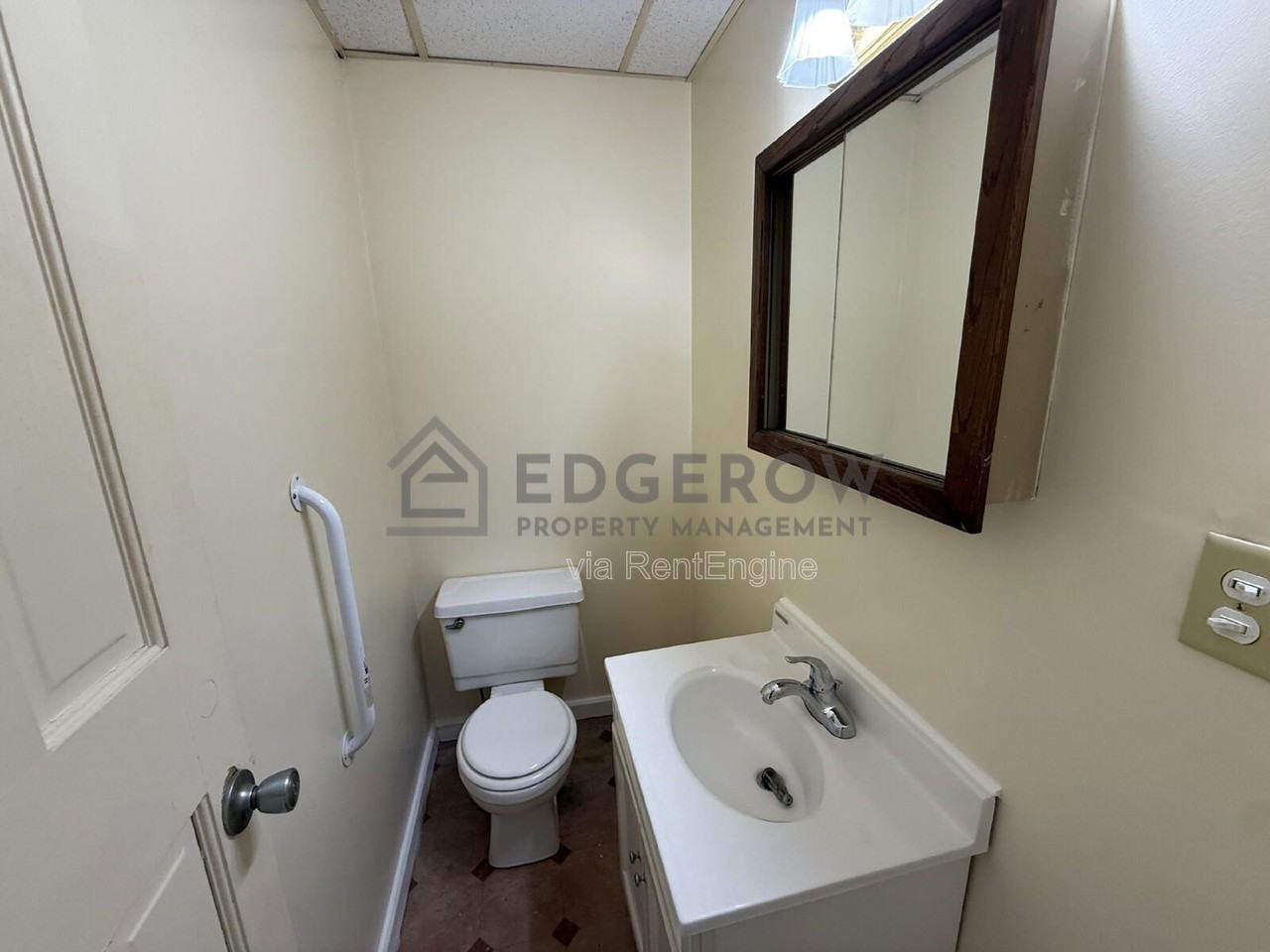 131 N Lincoln St #B - Photo 7 of 10