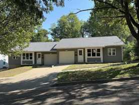 858 Houseman Ave Ne - Photo 1 of 1