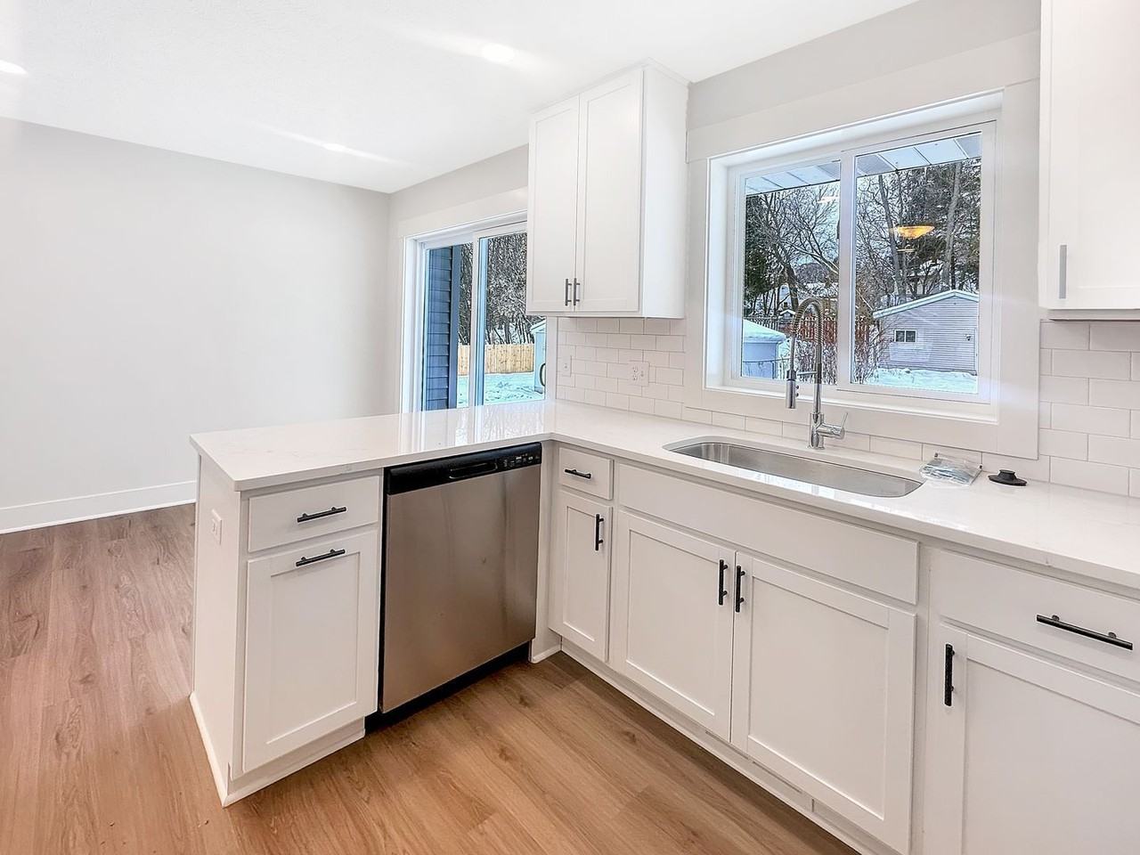 858 Houseman Ave Ne - Photo 2 of 20