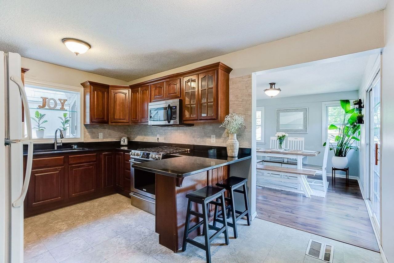 3020 Maryland Ave S - Photo 4 of 27