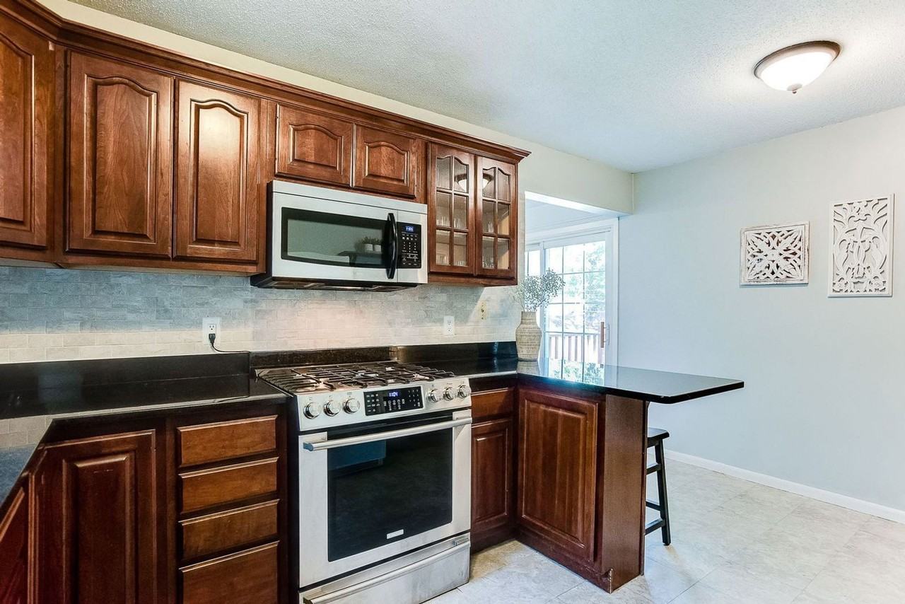 3020 Maryland Ave S - Photo 5 of 27