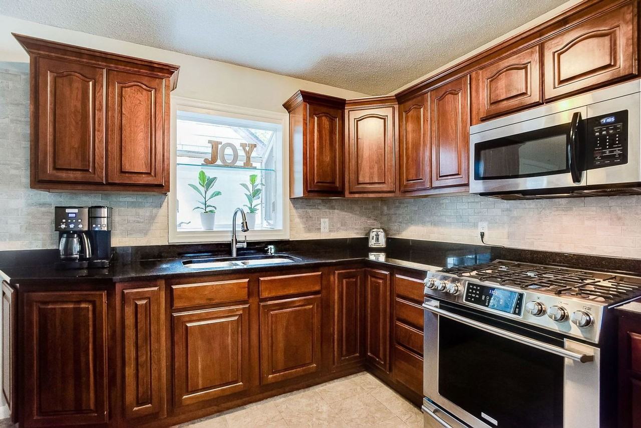 3020 Maryland Ave S - Photo 6 of 27