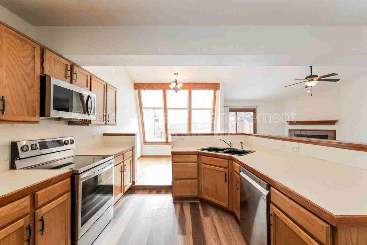 28 Ward Ct - Photo 3 of 21