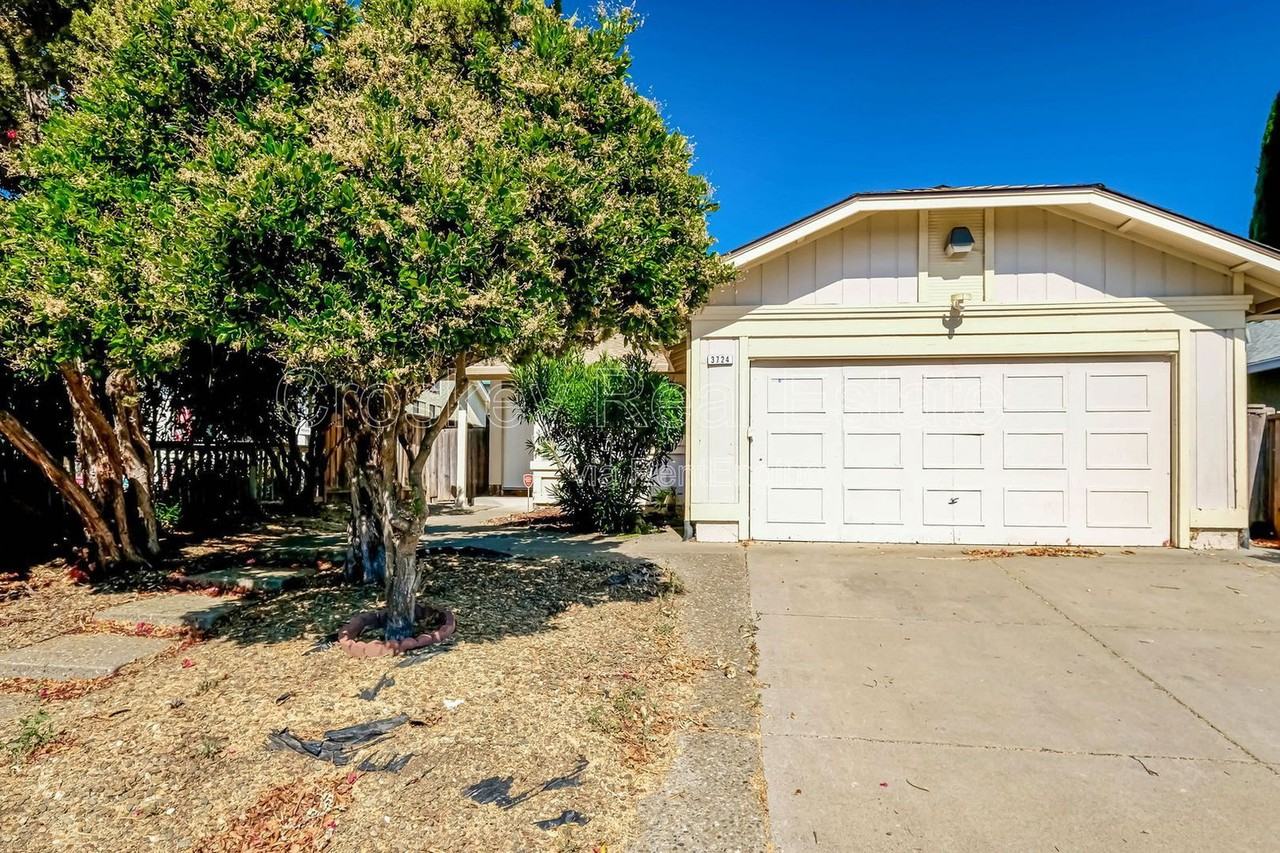 3724 Gladstone Dr - Photo 2 of 14