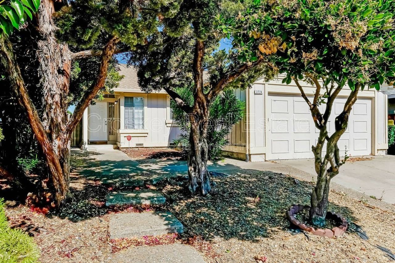 3724 Gladstone Dr - Photo 3 of 14