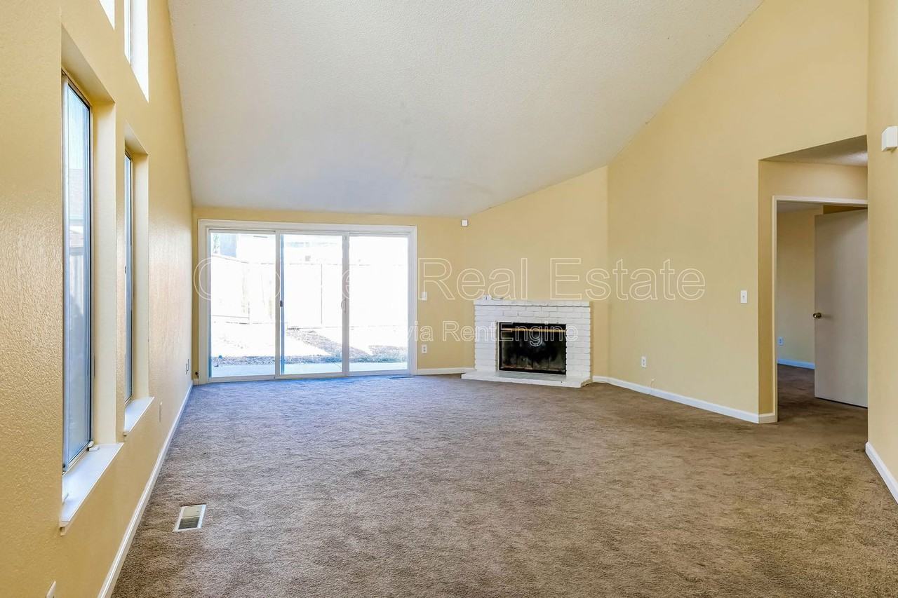 3724 Gladstone Dr - Photo 5 of 14