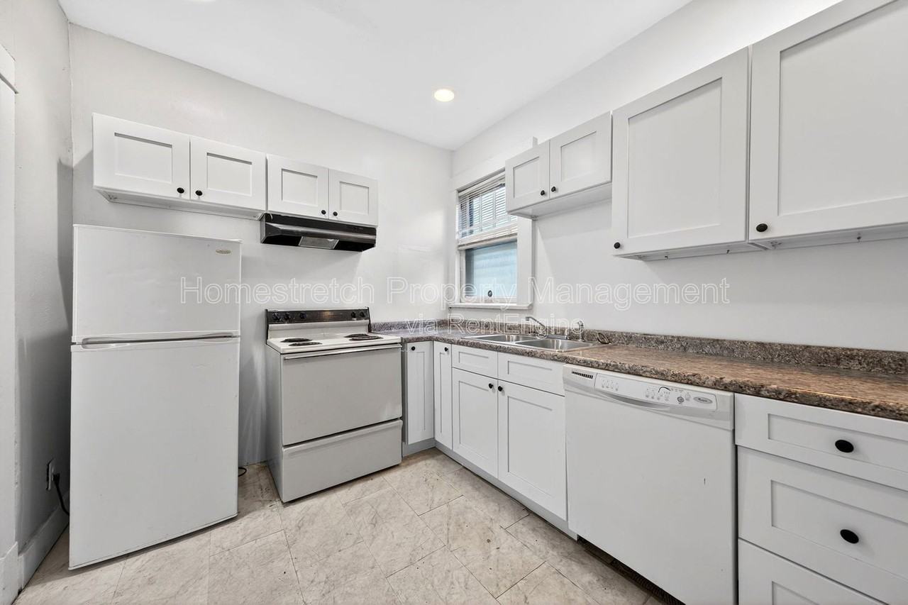 4555 Ruskin Ave - Photo 4 of 27