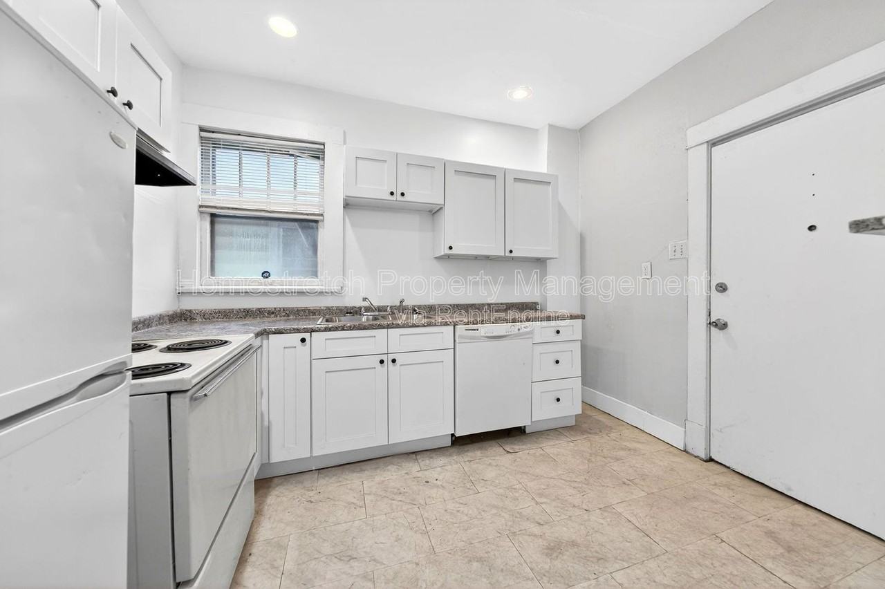 4555 Ruskin Ave - Photo 5 of 27