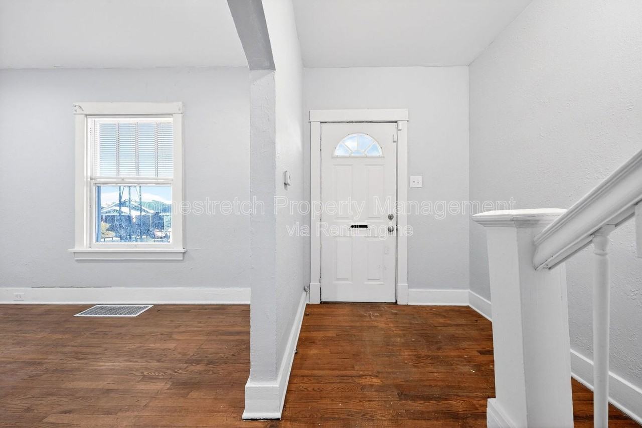 4555 Ruskin Ave - Photo 7 of 27