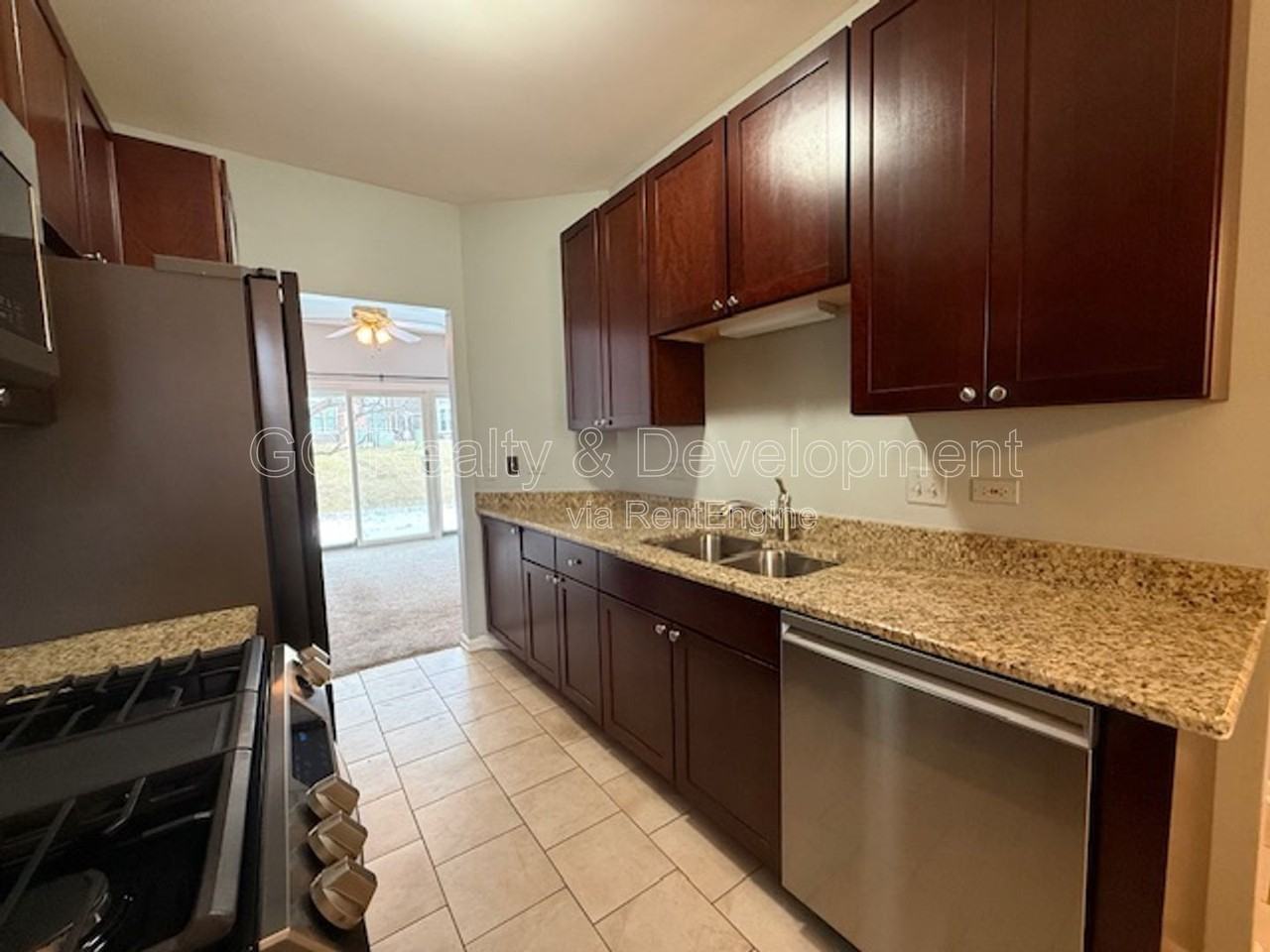 1223 Rhodes Ln - Photo 6 of 22