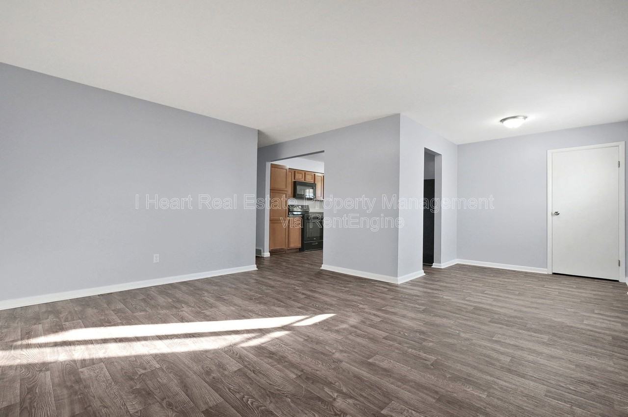 472 Buena Vista Ave #1 - Photo 5 of 25