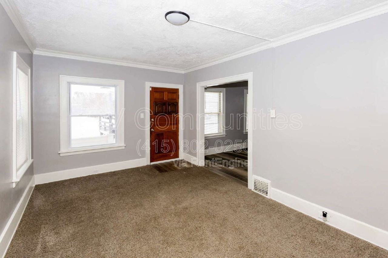 1561 E 204th St - Photo 4 of 17