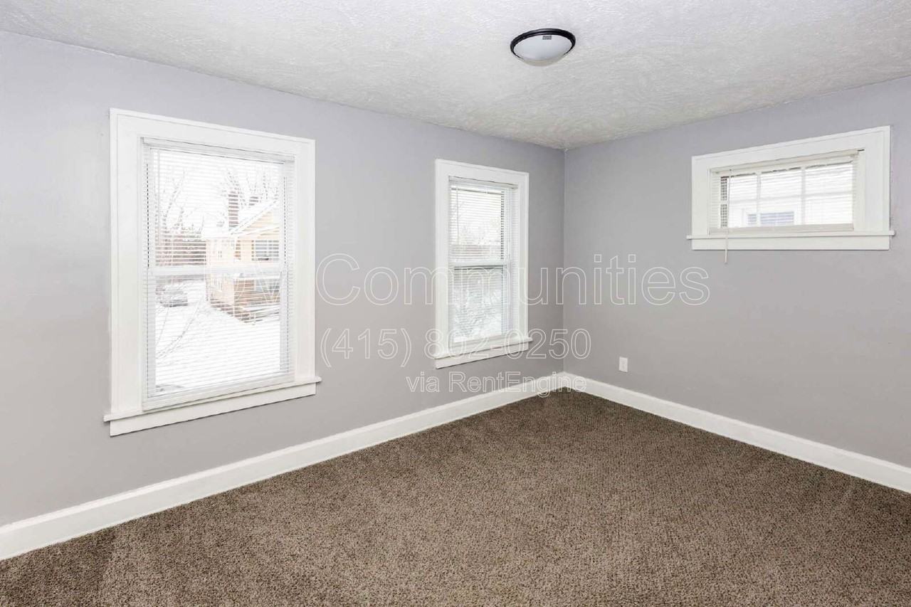 1561 E 204th St - Photo 5 of 17