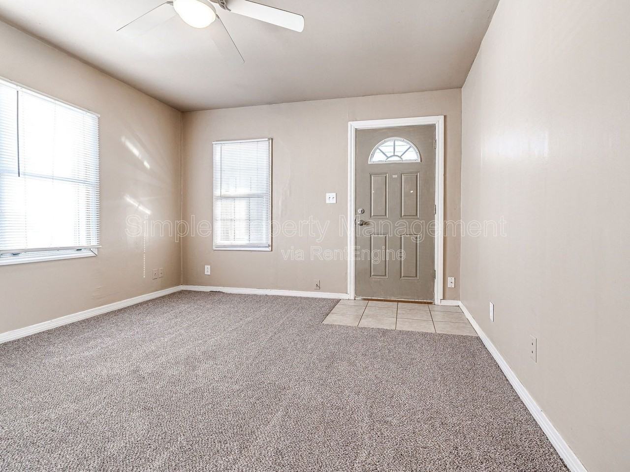 4001 N Rockwell Ave - Photo 2 of 18