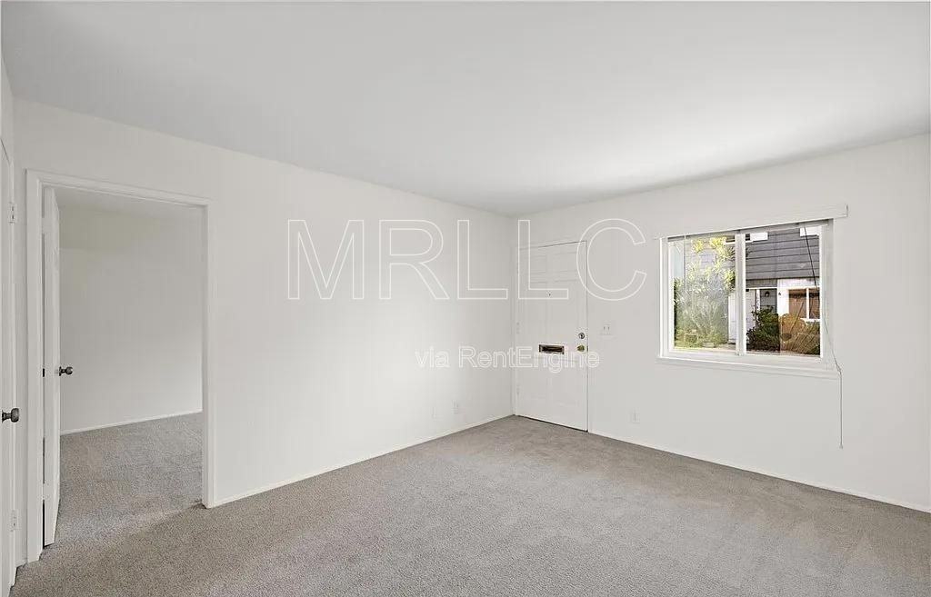 10224 Holburn Dr #10224 - Photo 4 of 8