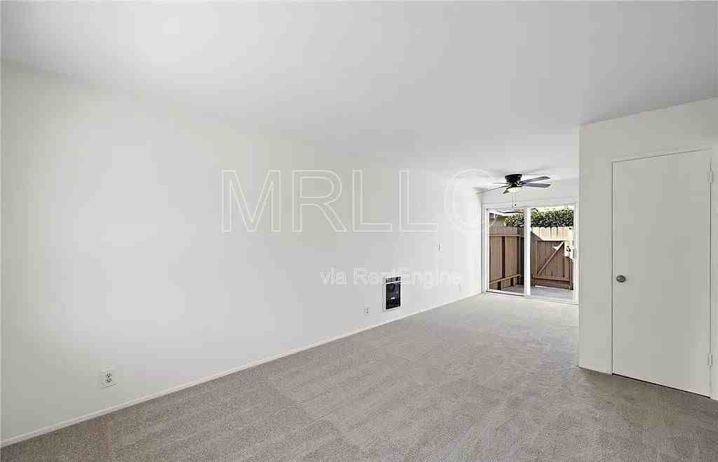 10224 Holburn Dr #10224 - Photo 5 of 8