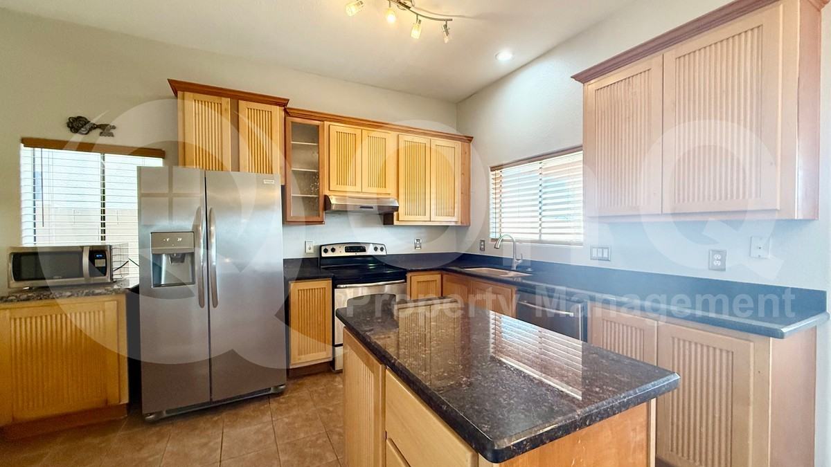 4655 N 99th Dr - Photo 3 of 23