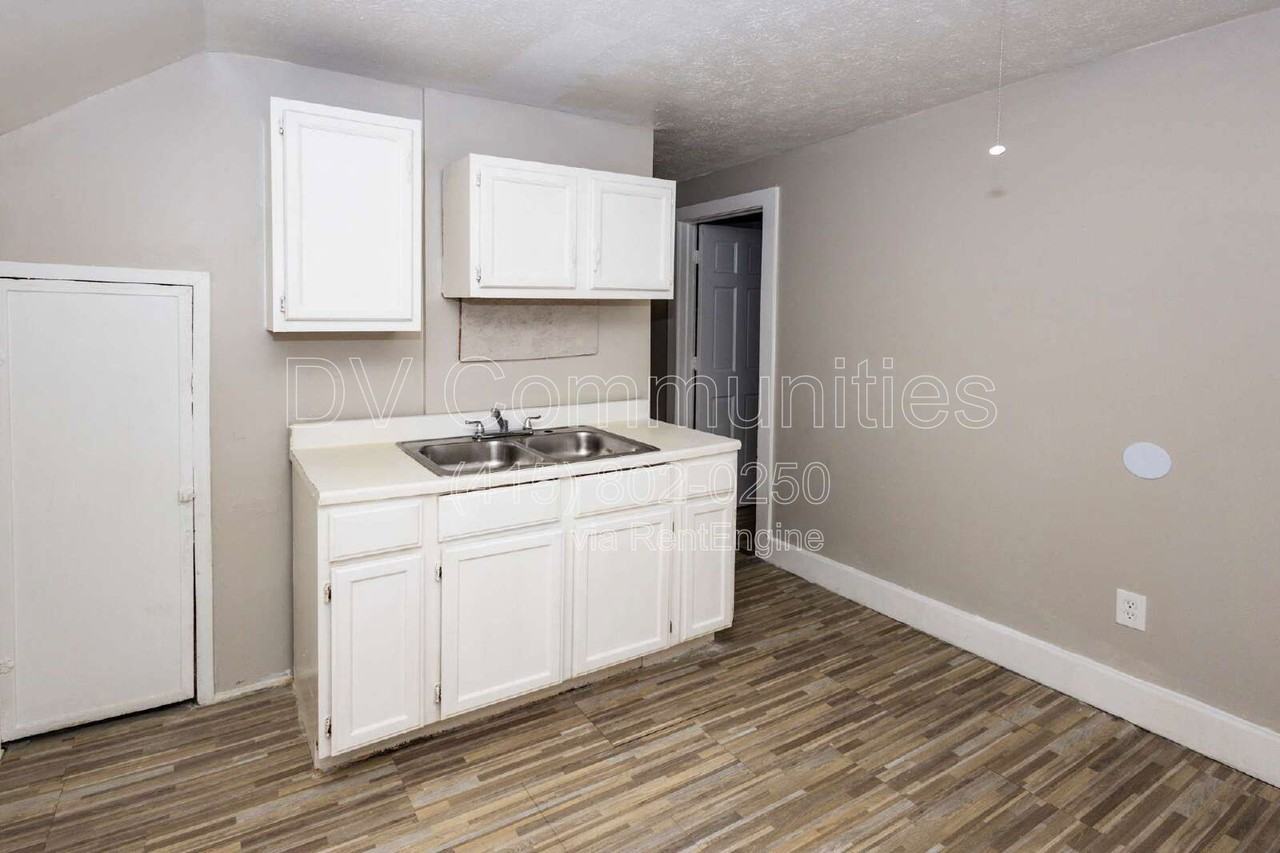 3926 Woodbridge Ave #4 - Photo 5 of 10