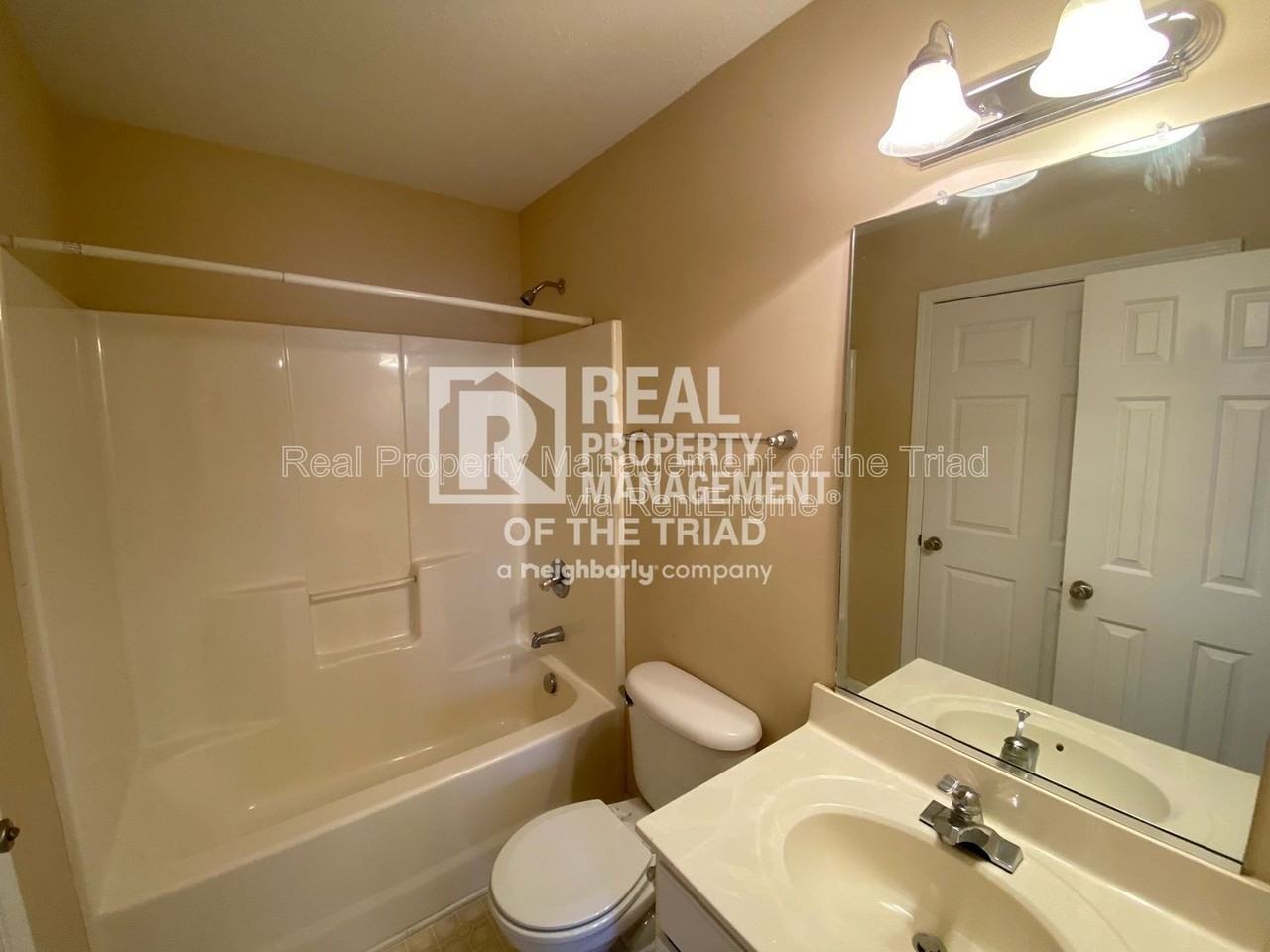 3389 Hyde Place Cir - Photo 5 of 14