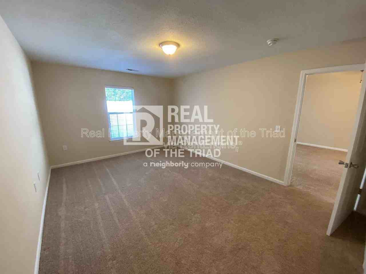 3389 Hyde Place Cir - Photo 6 of 14