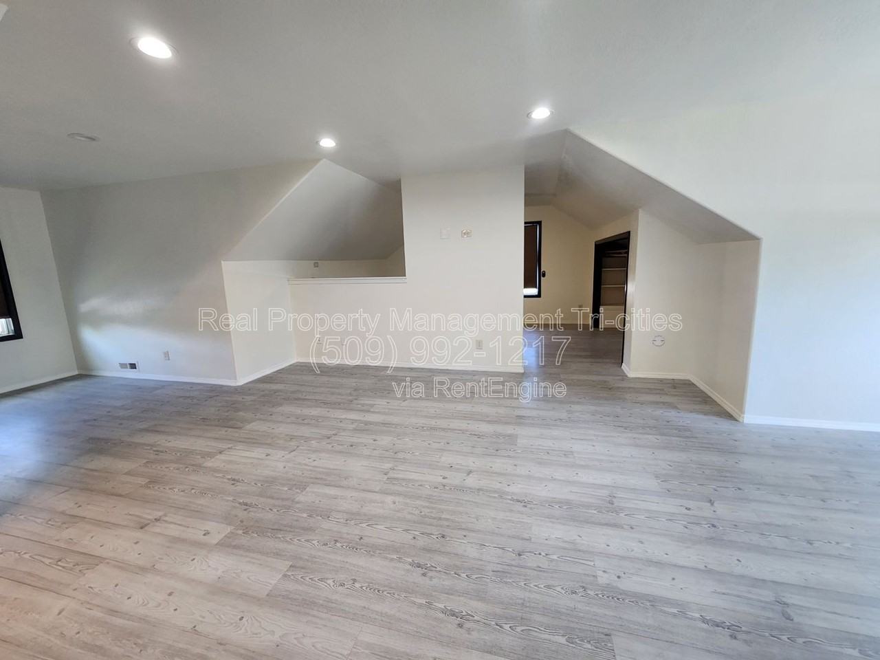 721 S Union St - Photo 2 of 9