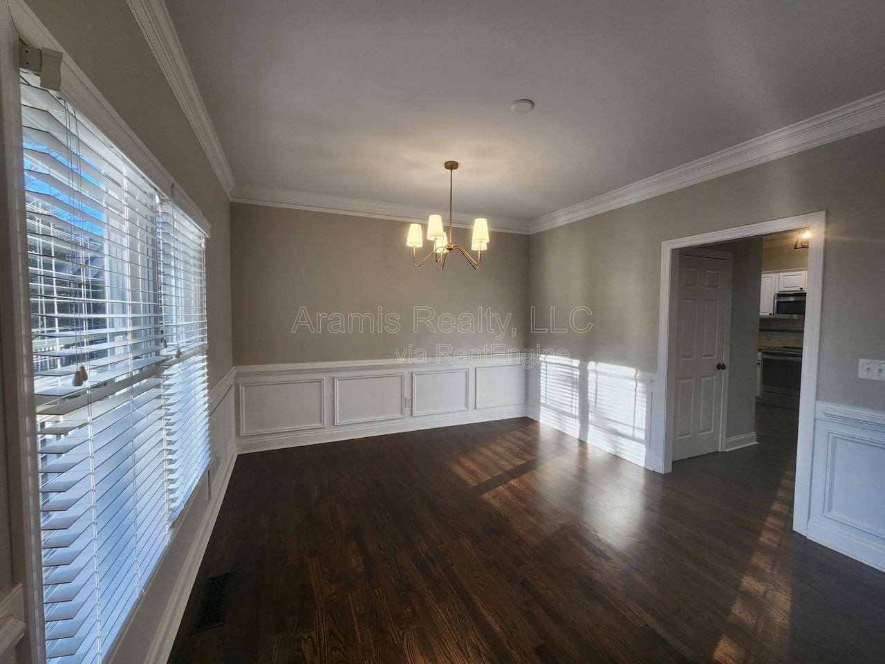 3239 Osborne Rd Ne - Photo 4 of 27