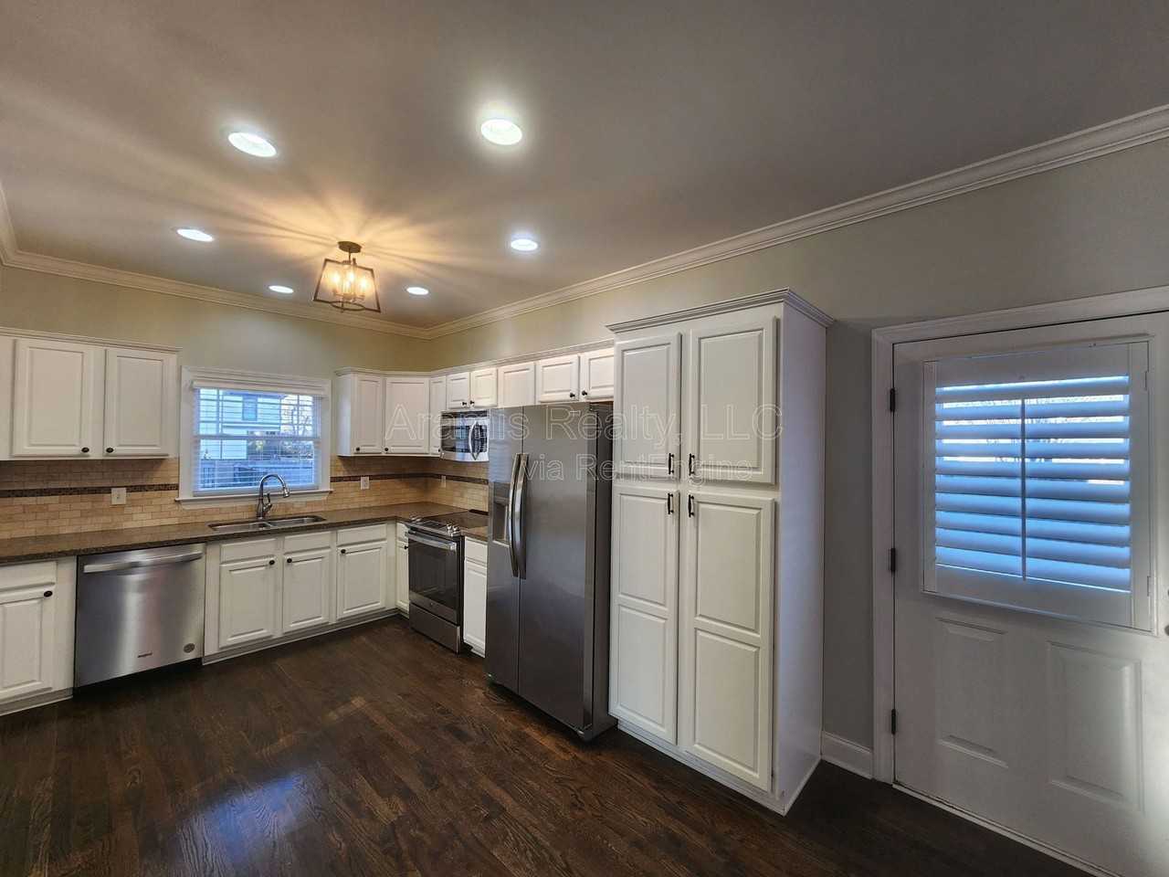 3239 Osborne Rd Ne - Photo 7 of 27