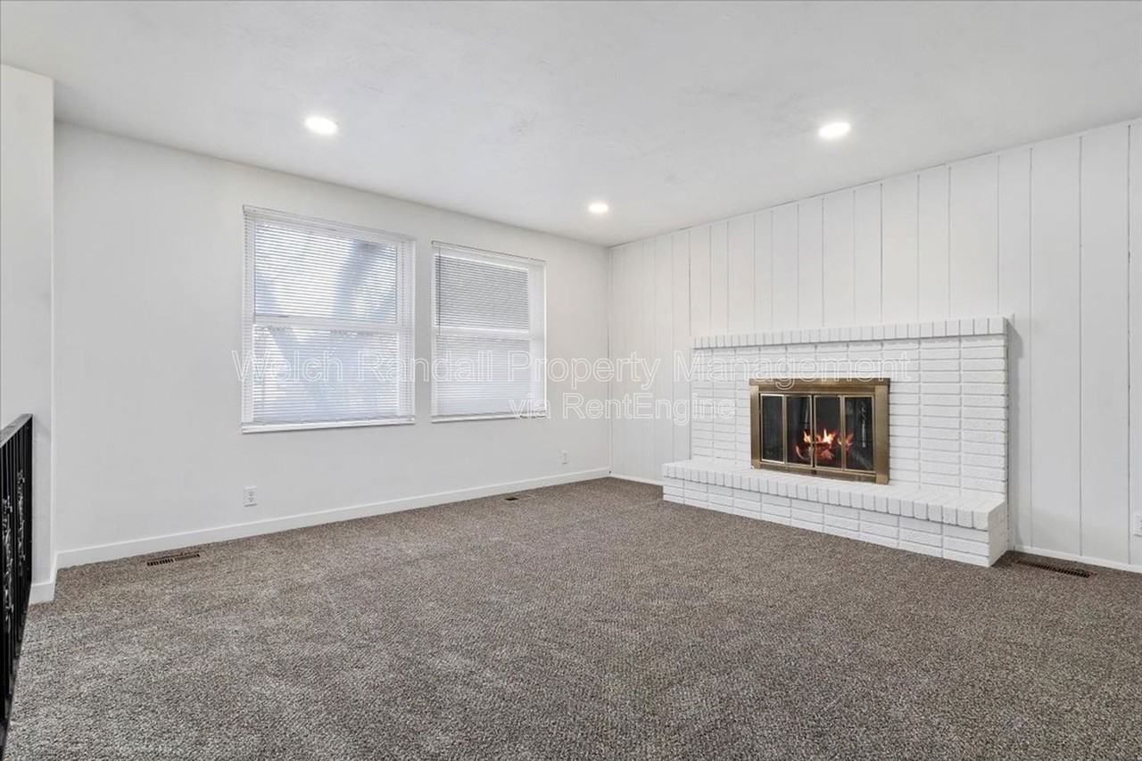 3757 W Clermont Dr - Photo 4 of 36