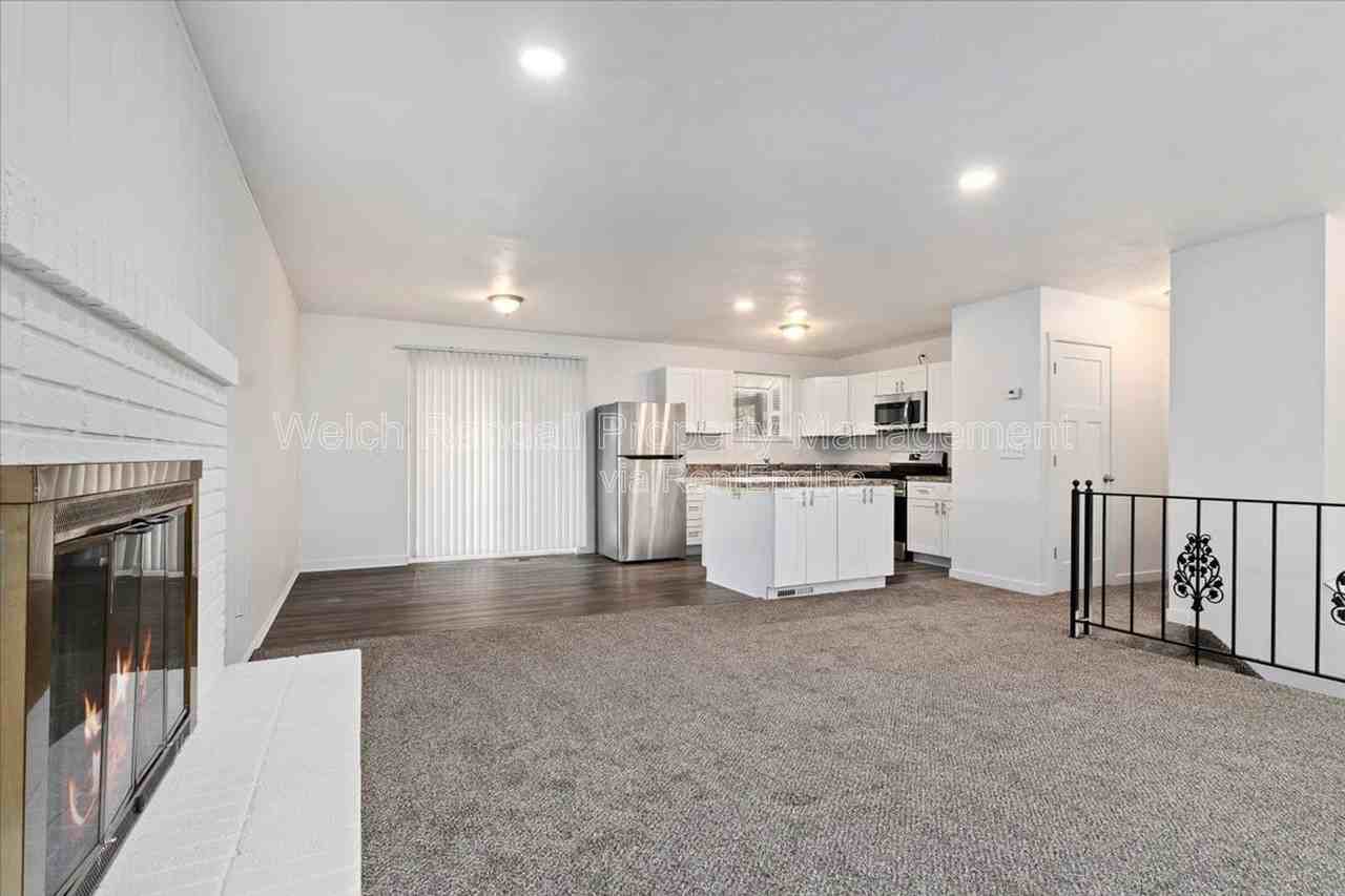 3757 W Clermont Dr - Photo 5 of 36