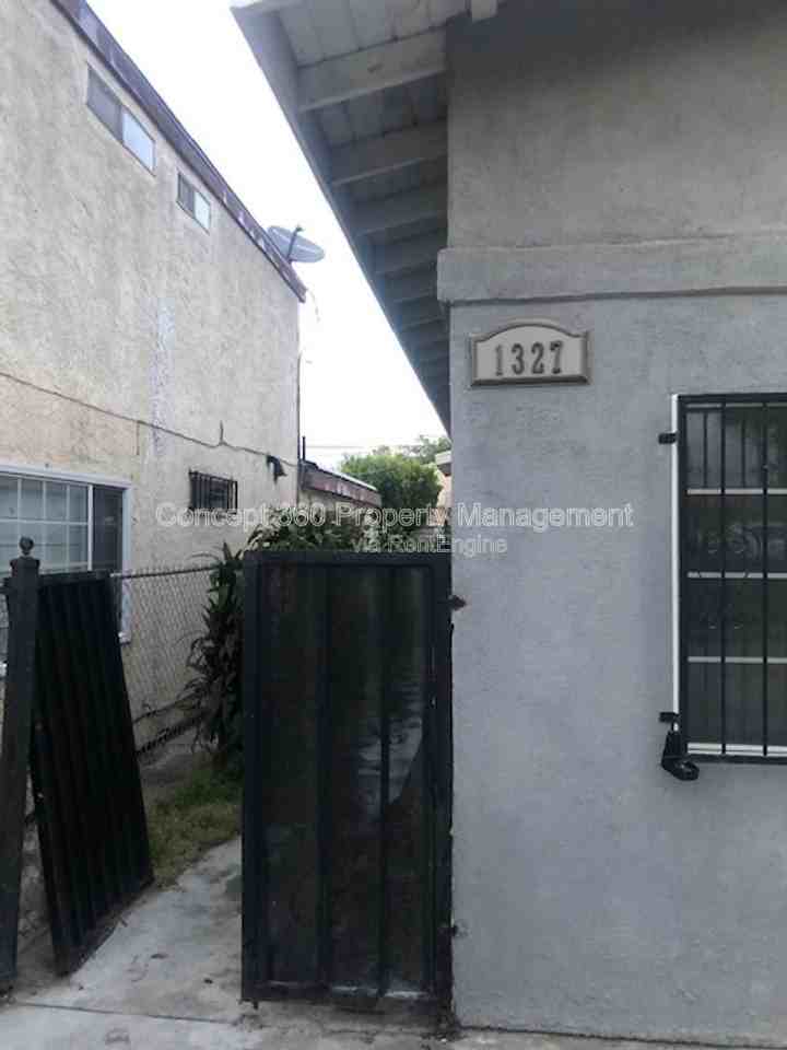 1327 W Parade St - Photo 2 of 32