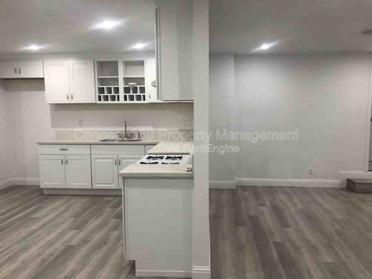 1327 W Parade St - Photo 5 of 32