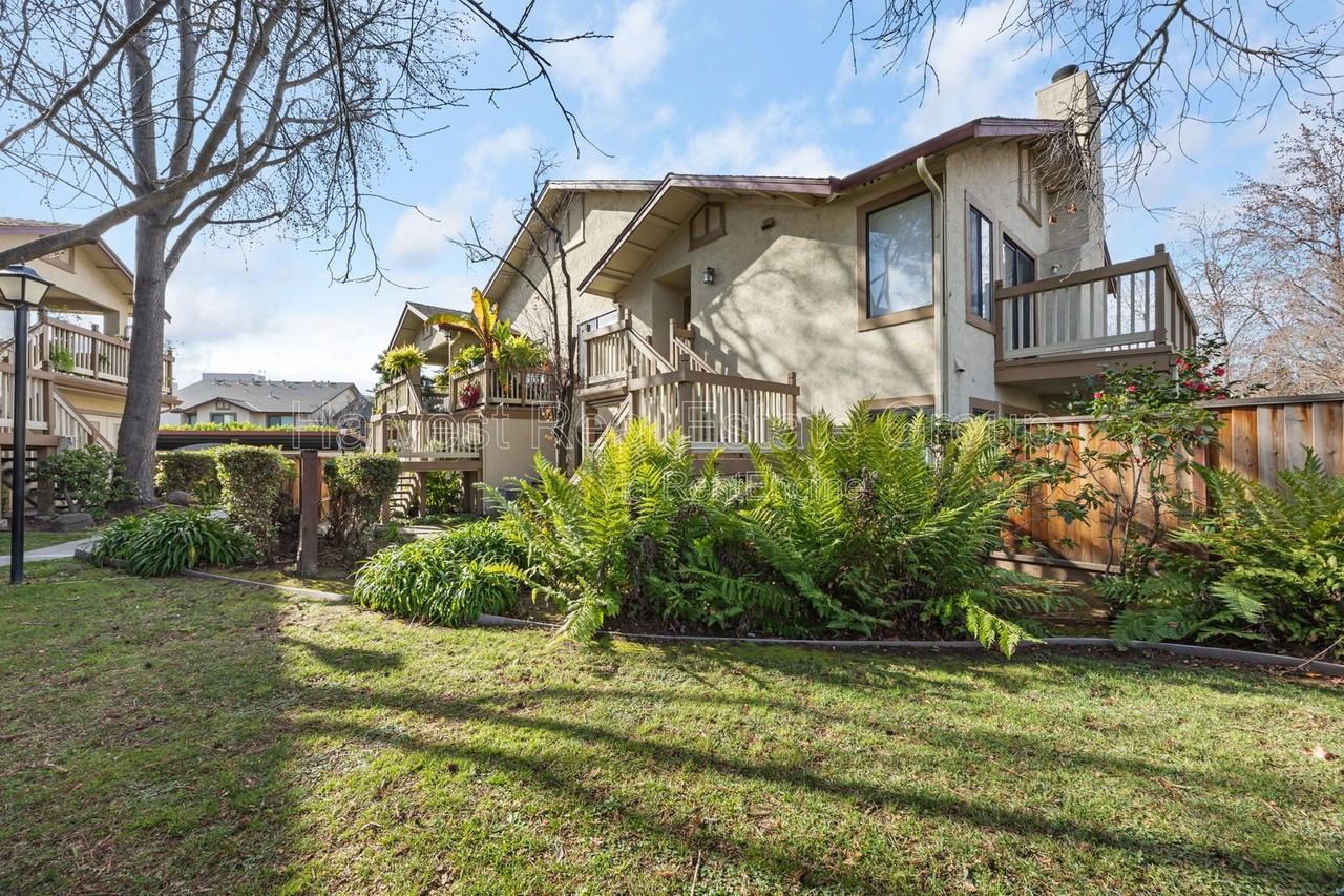 38860 Cherry Glen Cmn #1 - Photo 2 of 17